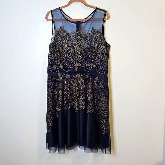 Tahari Arthur S. Levine, navy blue with gold floral print dress. Size 16. - Picture 1 of 4